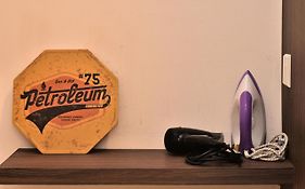 H&F Homestay The Two Owls Nest Aeropod Sovo Studio Room - 2 Queen Bed - Near Airport - Free Parking